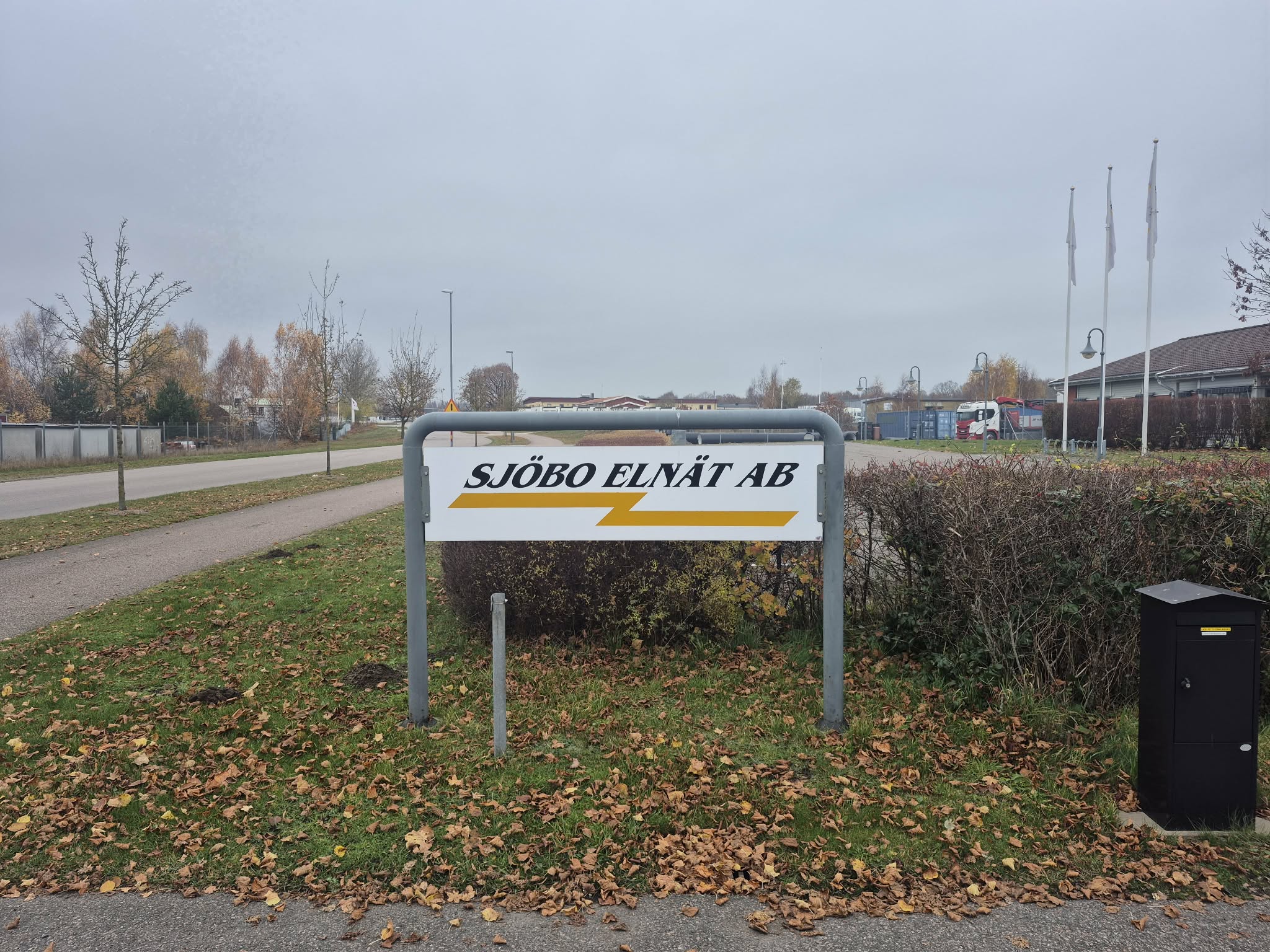 Skylt med texten Sjöbo Elnät